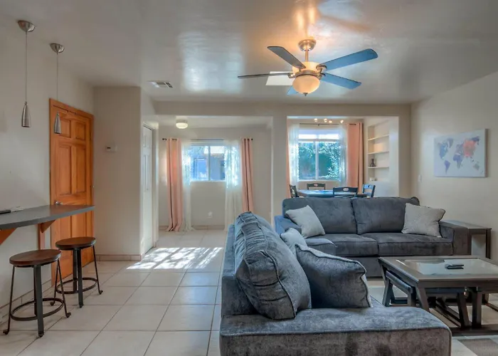 Appealing Quiet And Private Modern 2 Bedroom Tucson