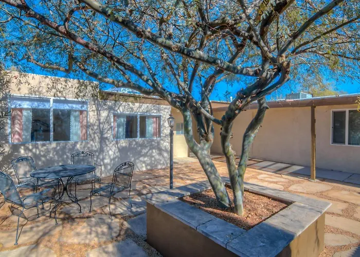 Holiday home Appealing Quiet And Private Modern 2 Bedroom Tucson