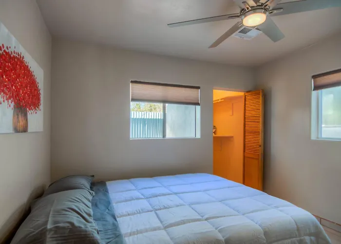 Appealing Quiet And Private Modern 2 Bedroom Holiday home *