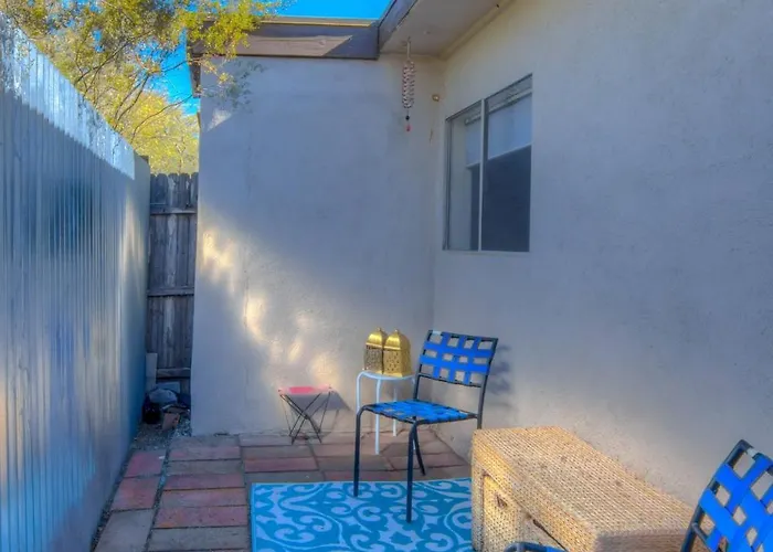 Appealing Quiet And Private Modern 2 Bedroom Tucson