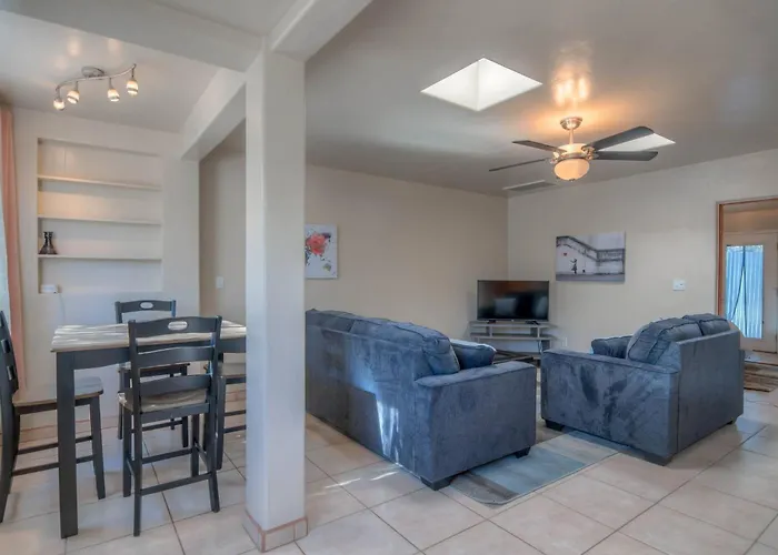 Appealing Quiet And Private Modern 2 Bedroom * Tucson