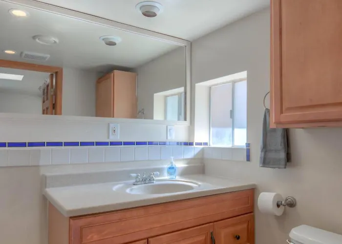 Holiday home Appealing Quiet And Private Modern 2 Bedroom Tucson