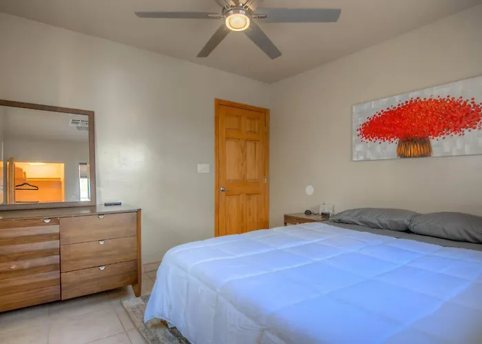 Holiday home Appealing Quiet And Private Modern 2 Bedroom Tucson